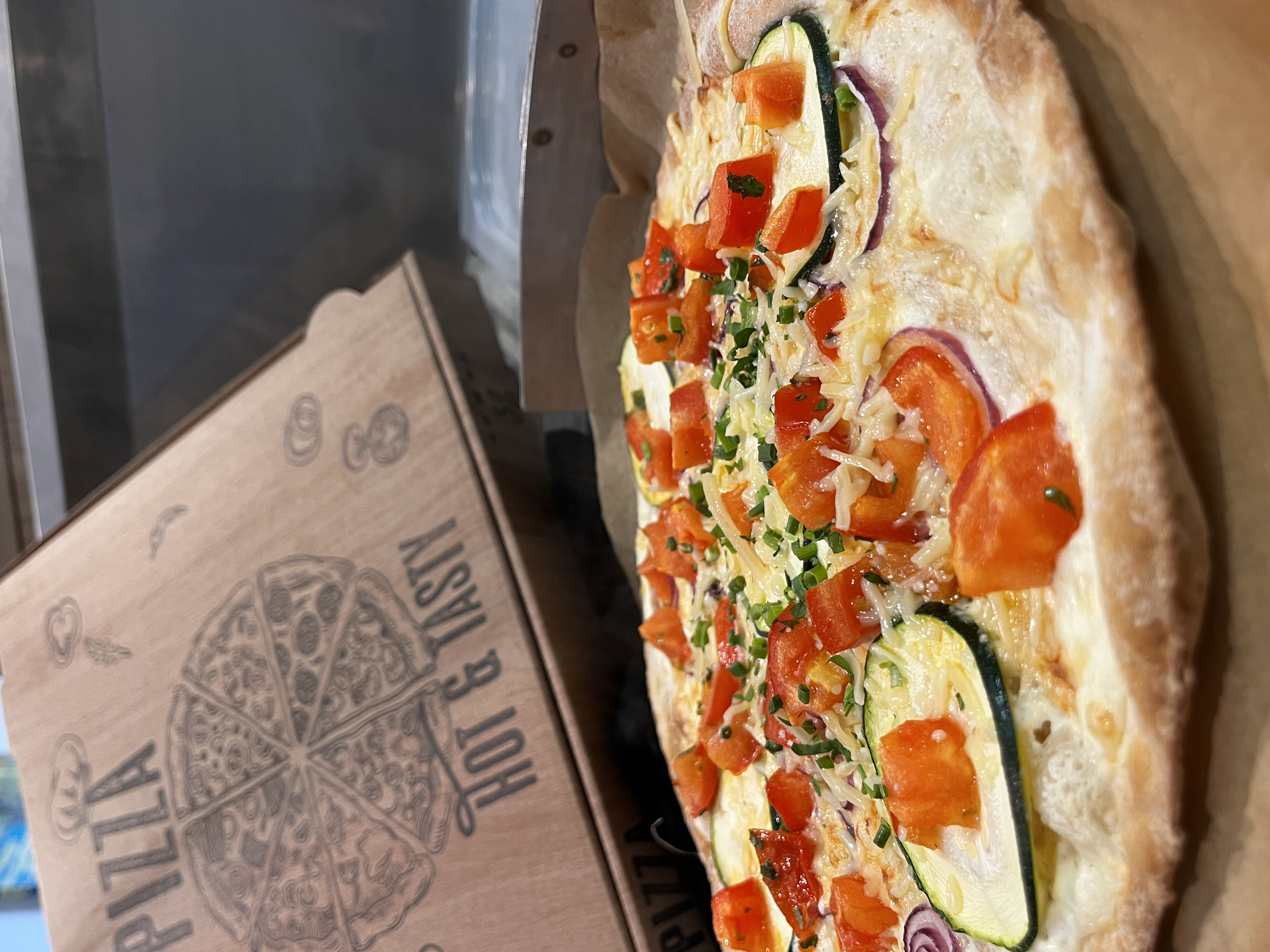 Flammkuchen aus dem Steinofen